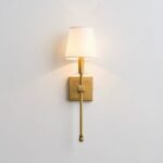 Minimalist Brass Wall Sconce - Timeless Elegance for Modern Interiors
